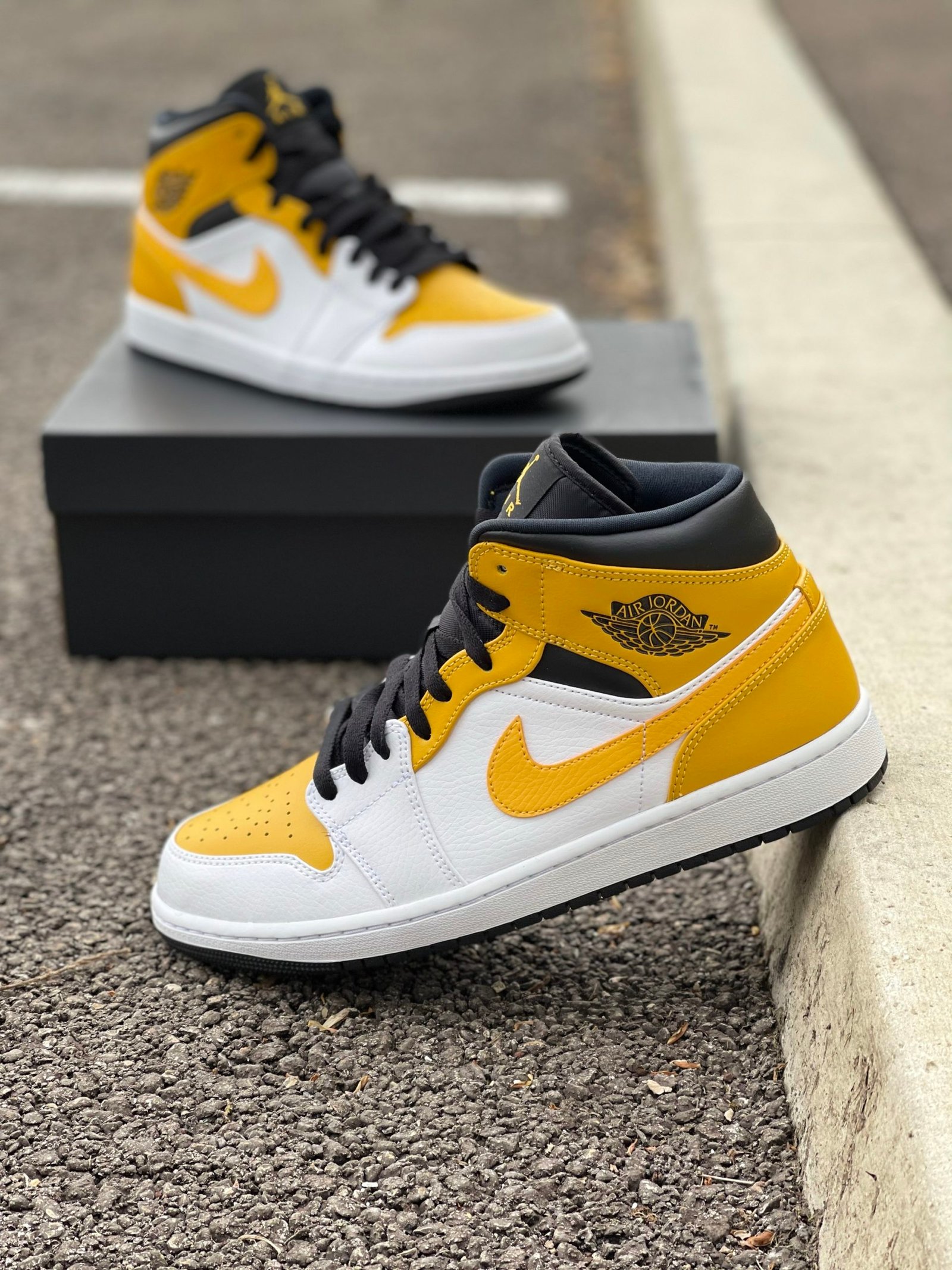 Jordan 1 Mid (GS) â HSA STORE