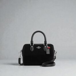 Sac À Bandoulière Coach Mini Rowan Avec Breloque Cerise S