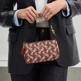 Sac À Bandoulière Coach Nolita 19 Rouge Cheval Et Calèche S