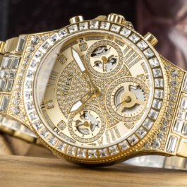 Montre Guess Moonlight pour Femme Or en acier boitier orné de cristaux