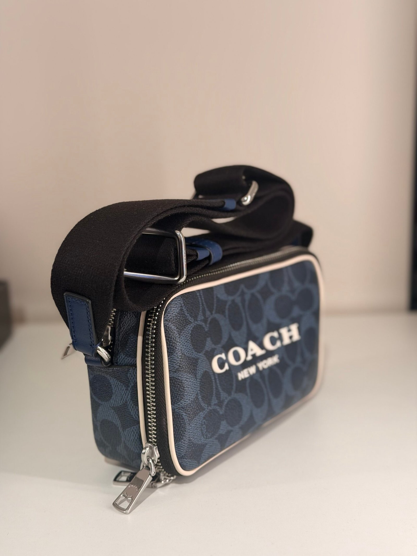 Sacoche à Bandoulière Colton 19 en toile Signature Coach Homme – Image 4