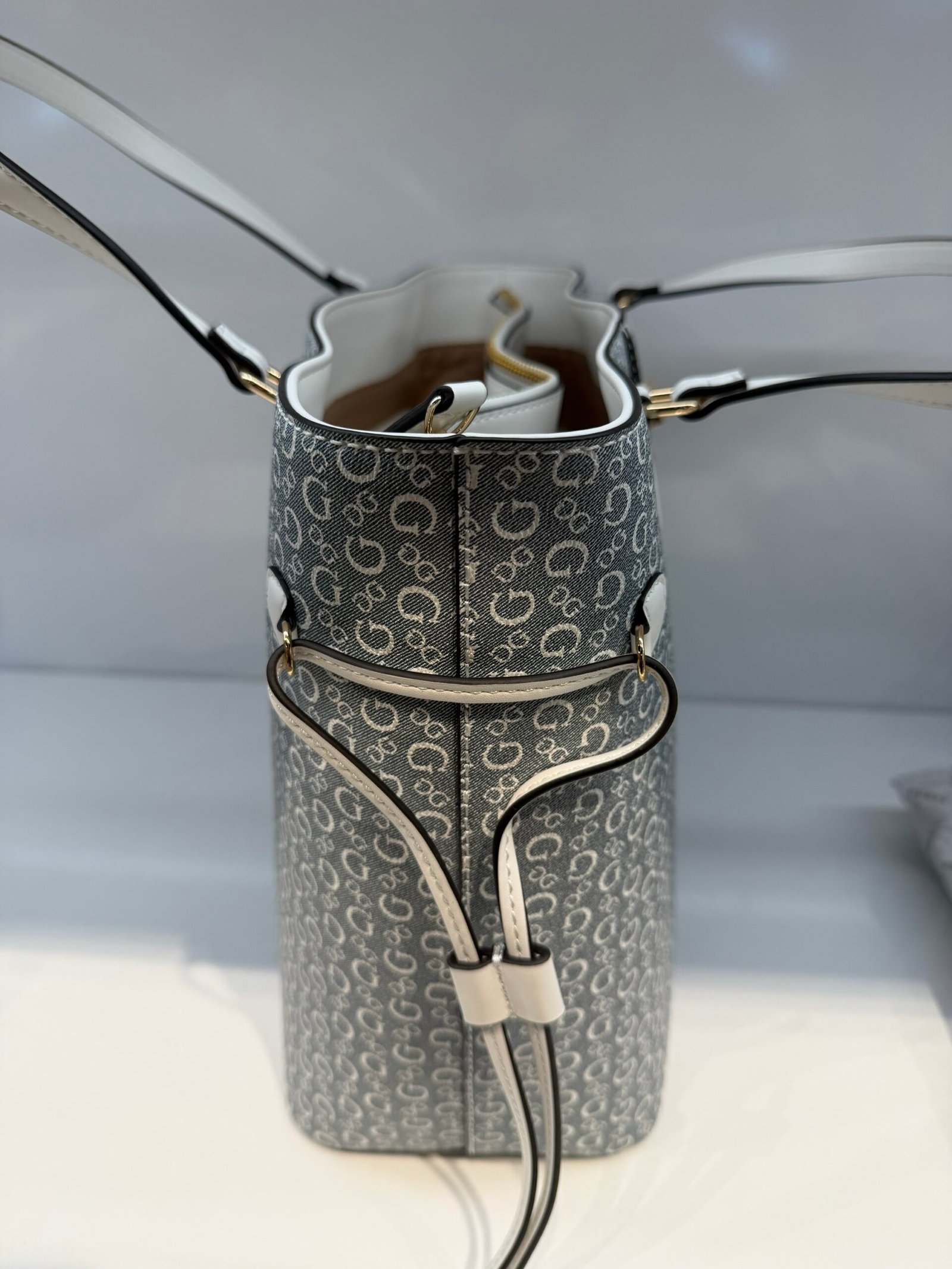 Sac À Cabas Guess Ailie Tote XL – Image 4