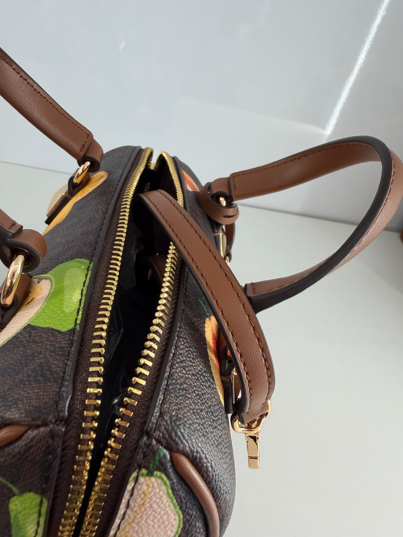 Mini Sac à Bandoulière Michael Kors Grayson Logo Brown XS – Image 4