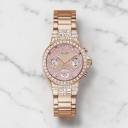 Montre Guess Moonlight pour Femme Rosé en acier boitier orné de cristaux