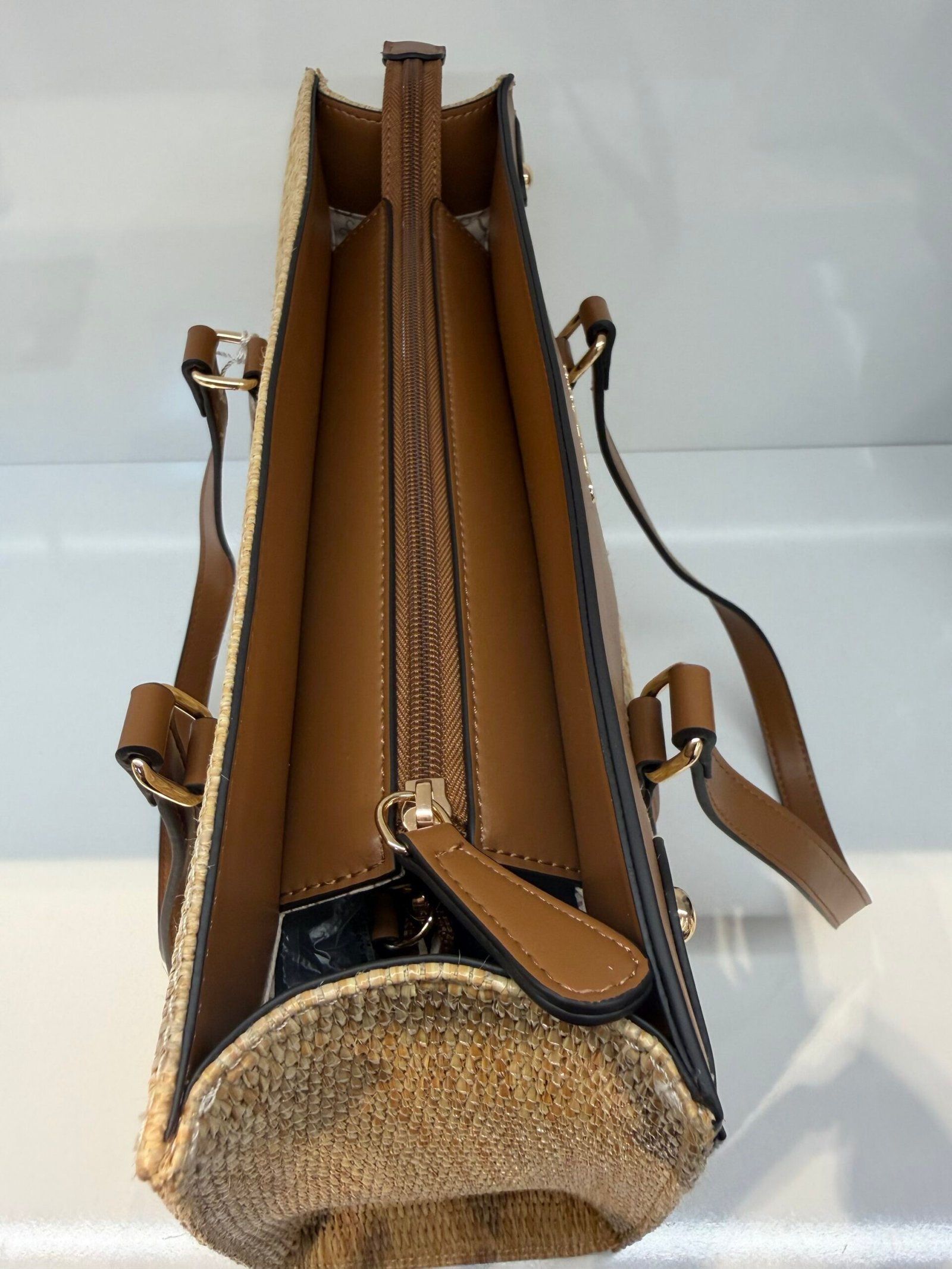 Sac À Cabas Guess Laurel Carryal XL – Image 4