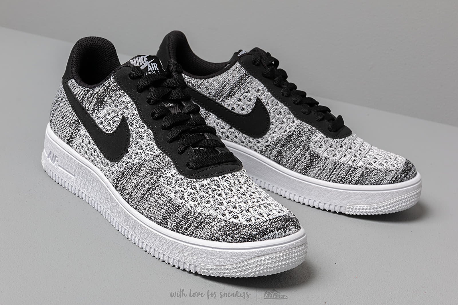 Air Force 1 Flyknit 2.0 Black white – Image 4