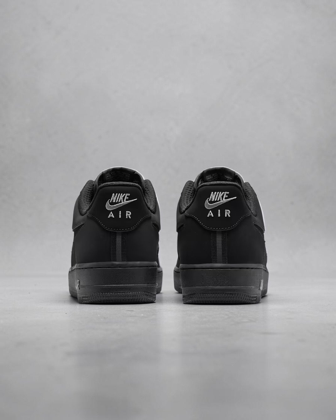 Air Force 1 '07 LV8 Black – Image 3