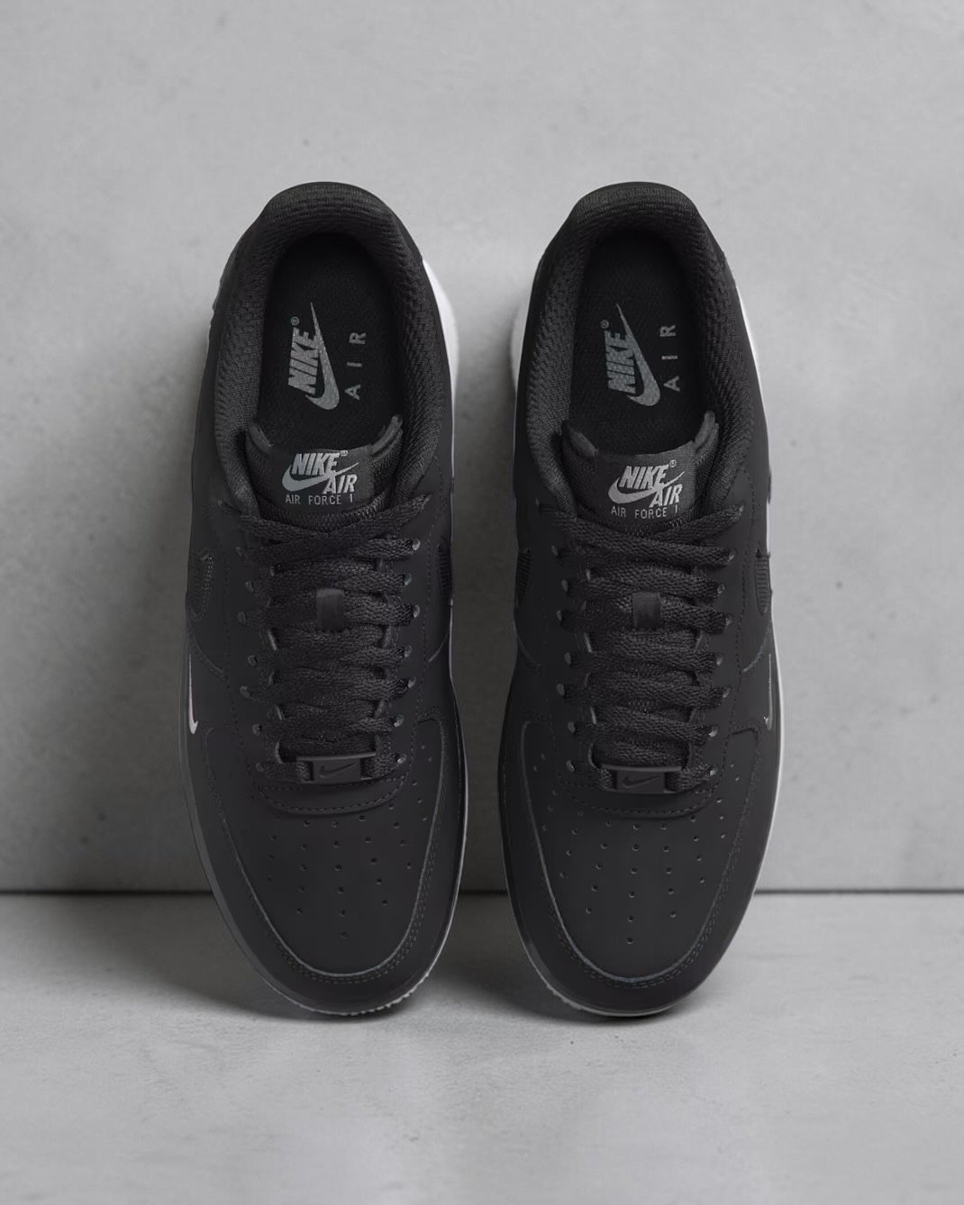 Air Force 1 '07 LV8 Black – Image 4