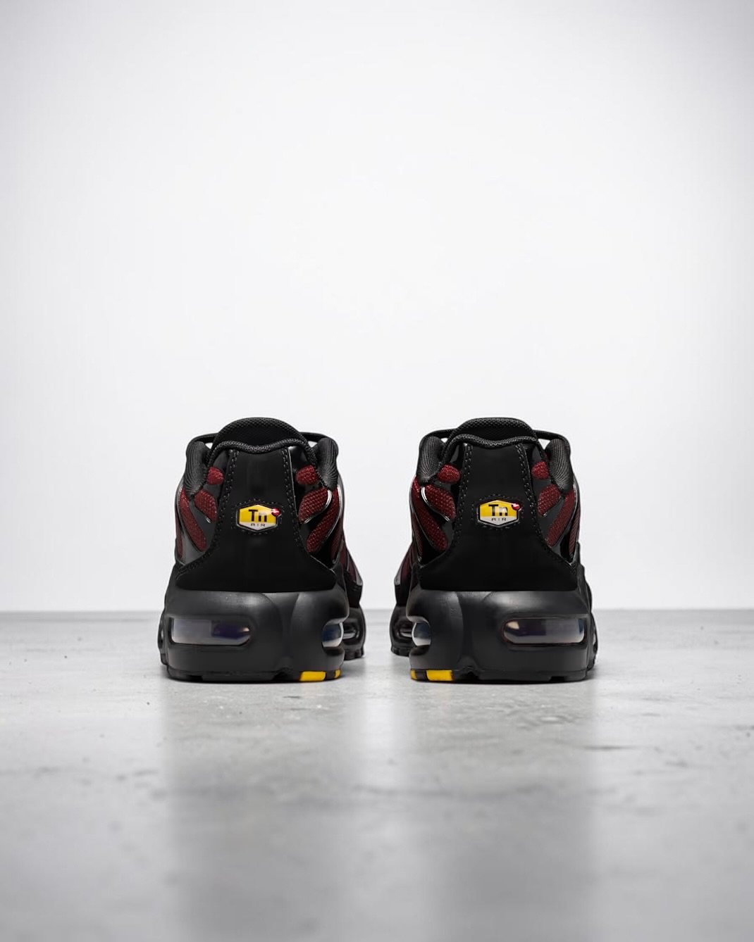 Air Max Plus SE Red Ado – Image 5