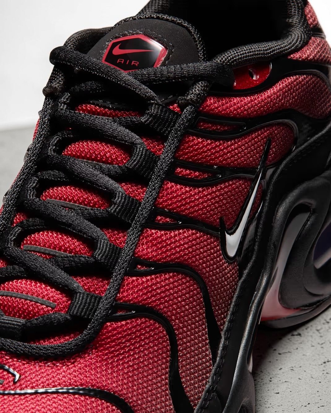 Air Max Plus SE Red Ado – Image 3