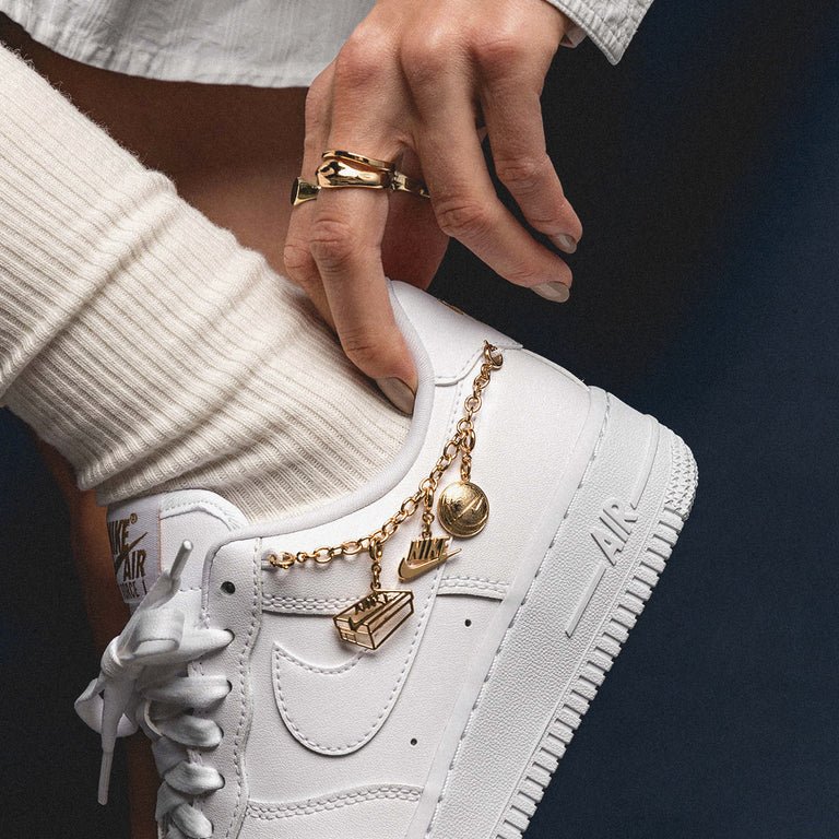 Air Force 1 '07 Lx Chain gold – Image 9