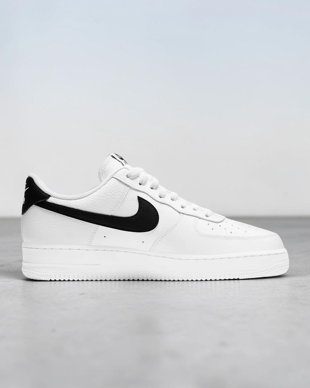 Air Force 1' 07 White-Black – Image 3