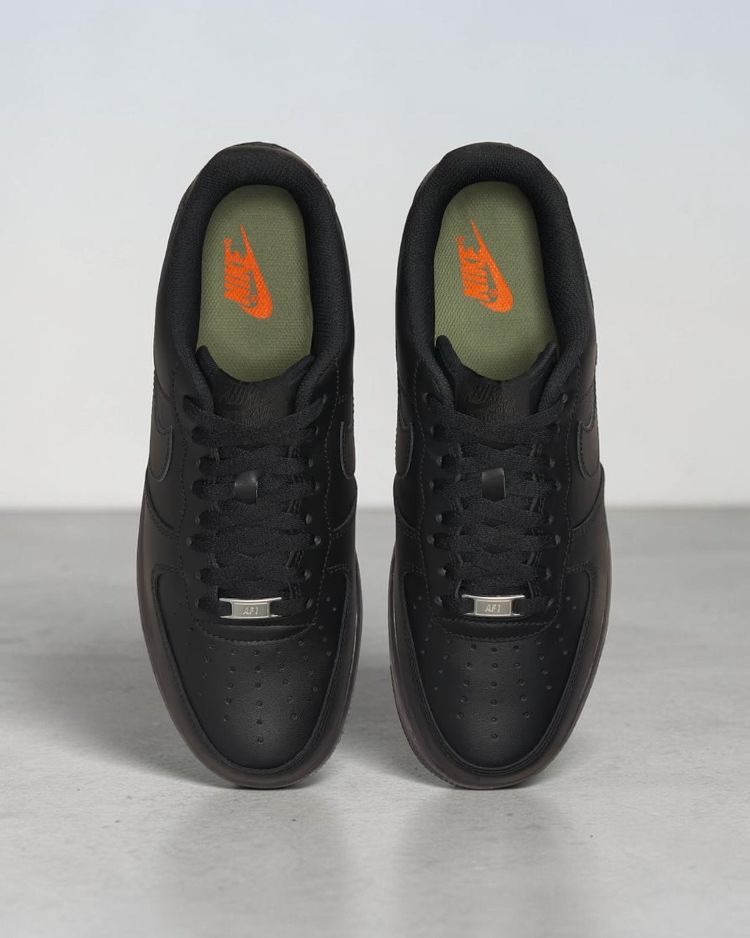 Air Force 1 Low Black Women – Image 3