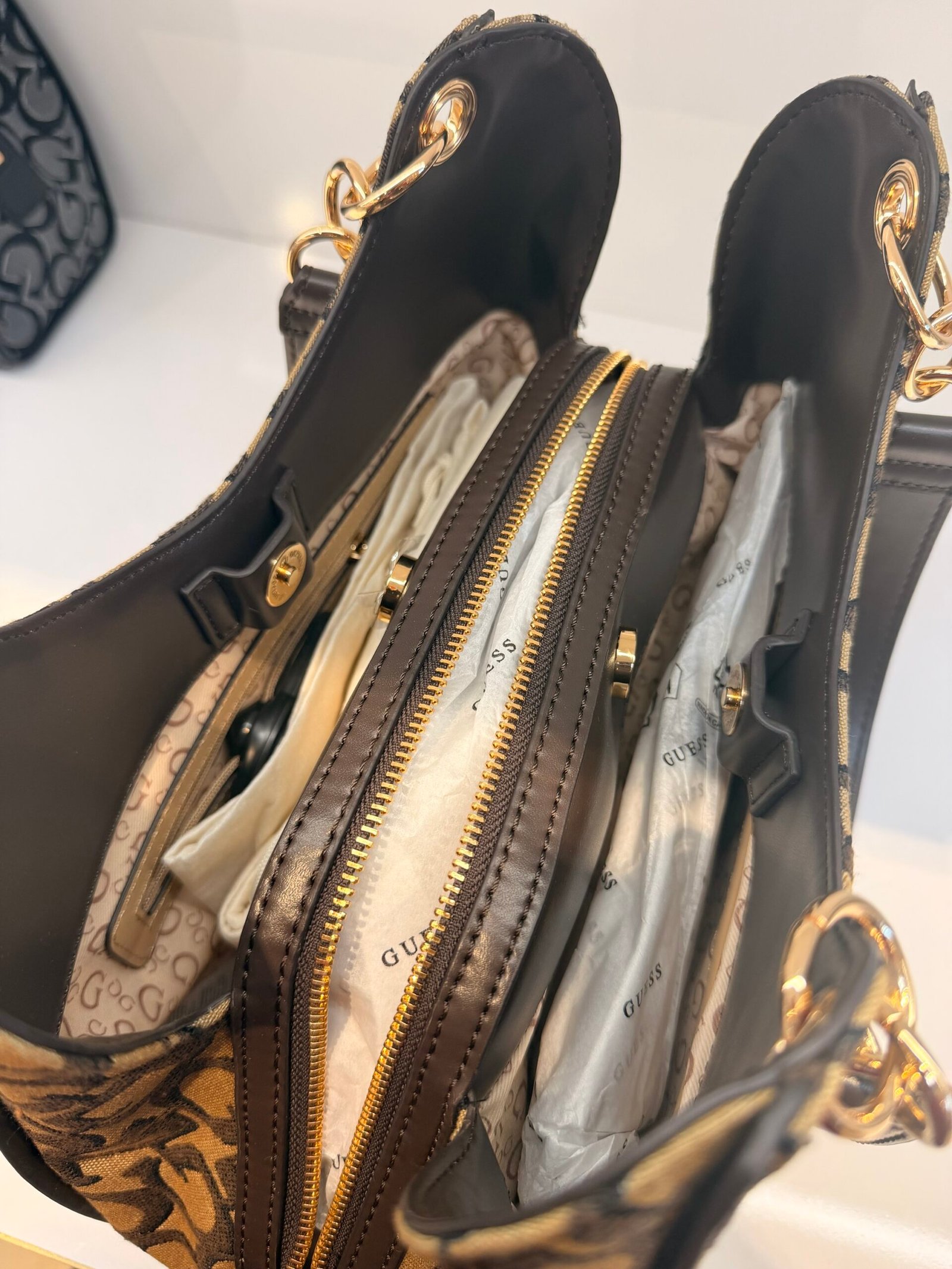 Sac À Main Guess Satchel HAY Brown L – Image 3
