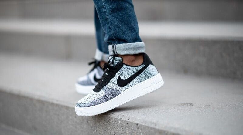 Air Force 1 Flyknit 2.0 Black white – Image 2
