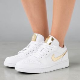 Air Jordan 1 Low SE Metallic Gold
