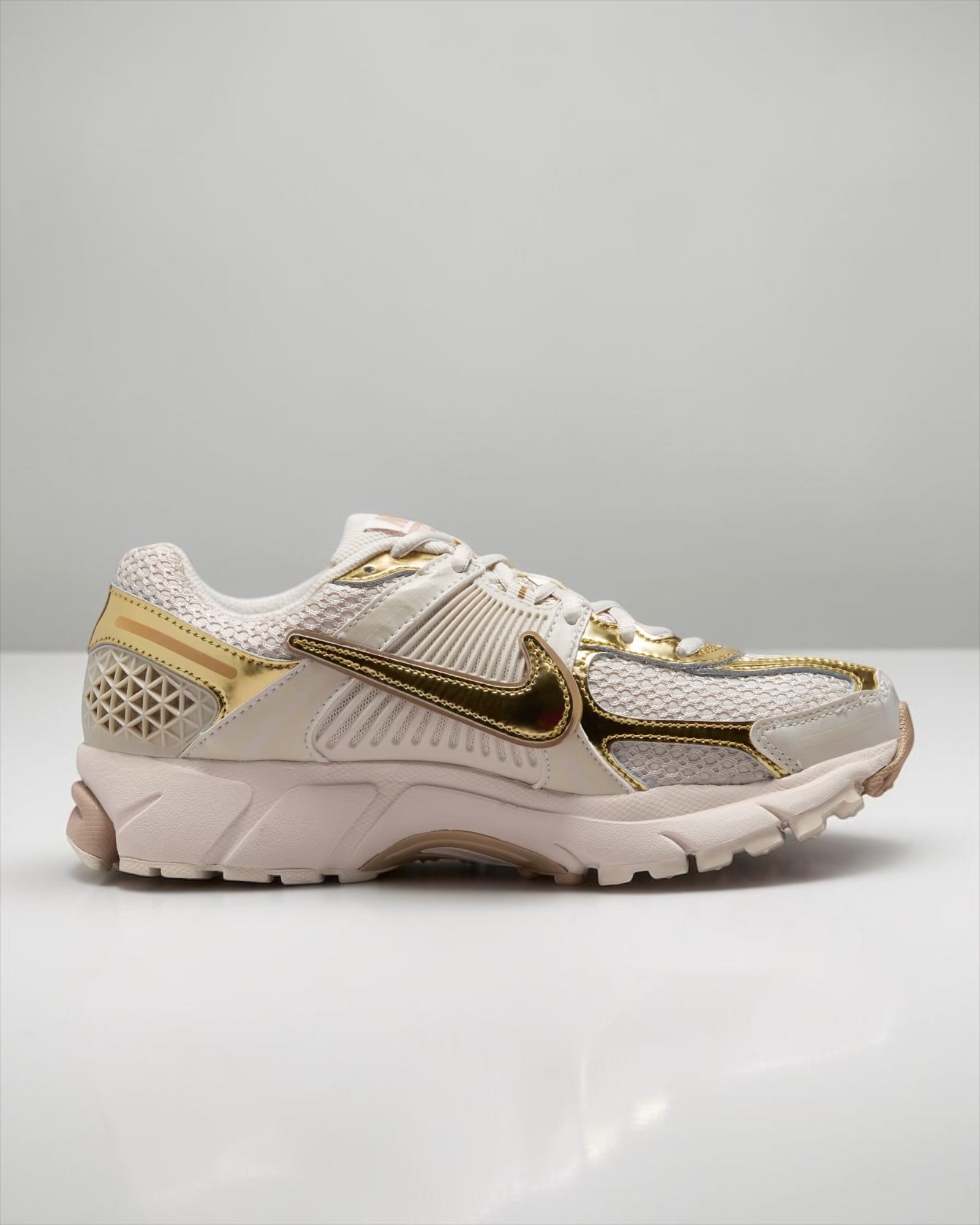 Zoom Vomero 5 "Chrome" Gold – Image 5