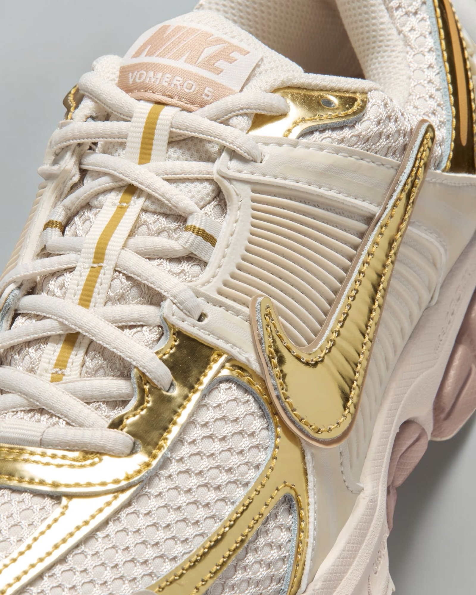 Zoom Vomero 5 "Chrome" Gold – Image 7