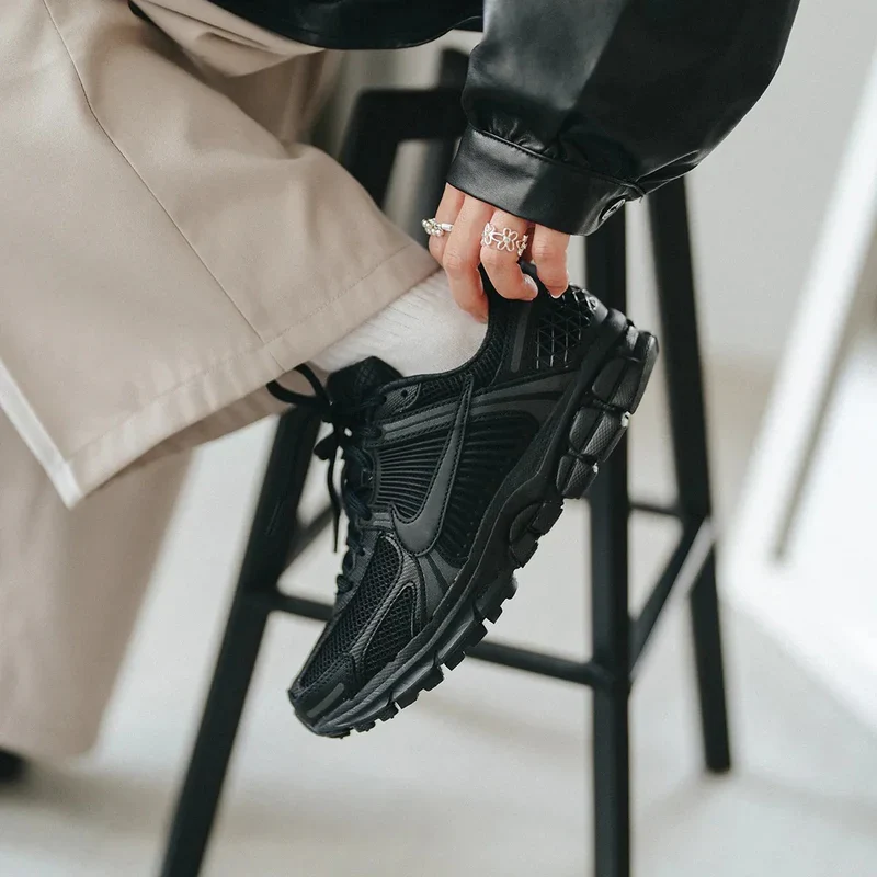 Zoom Vomero 5 Black – Image 3