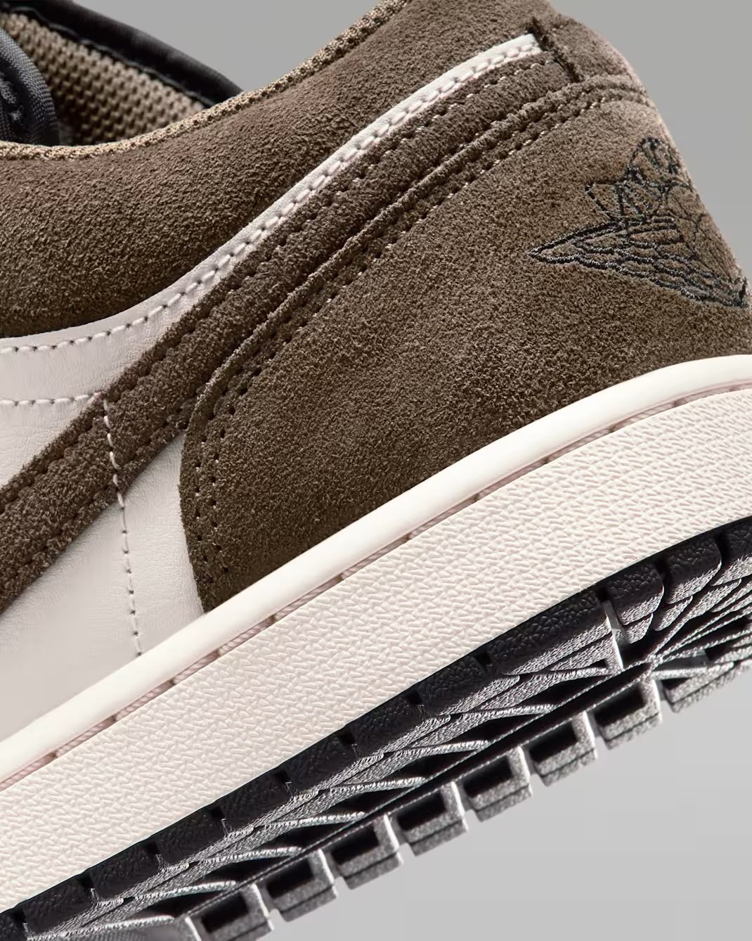 Air Jordan 1 Low Gs Palomino – Image 5