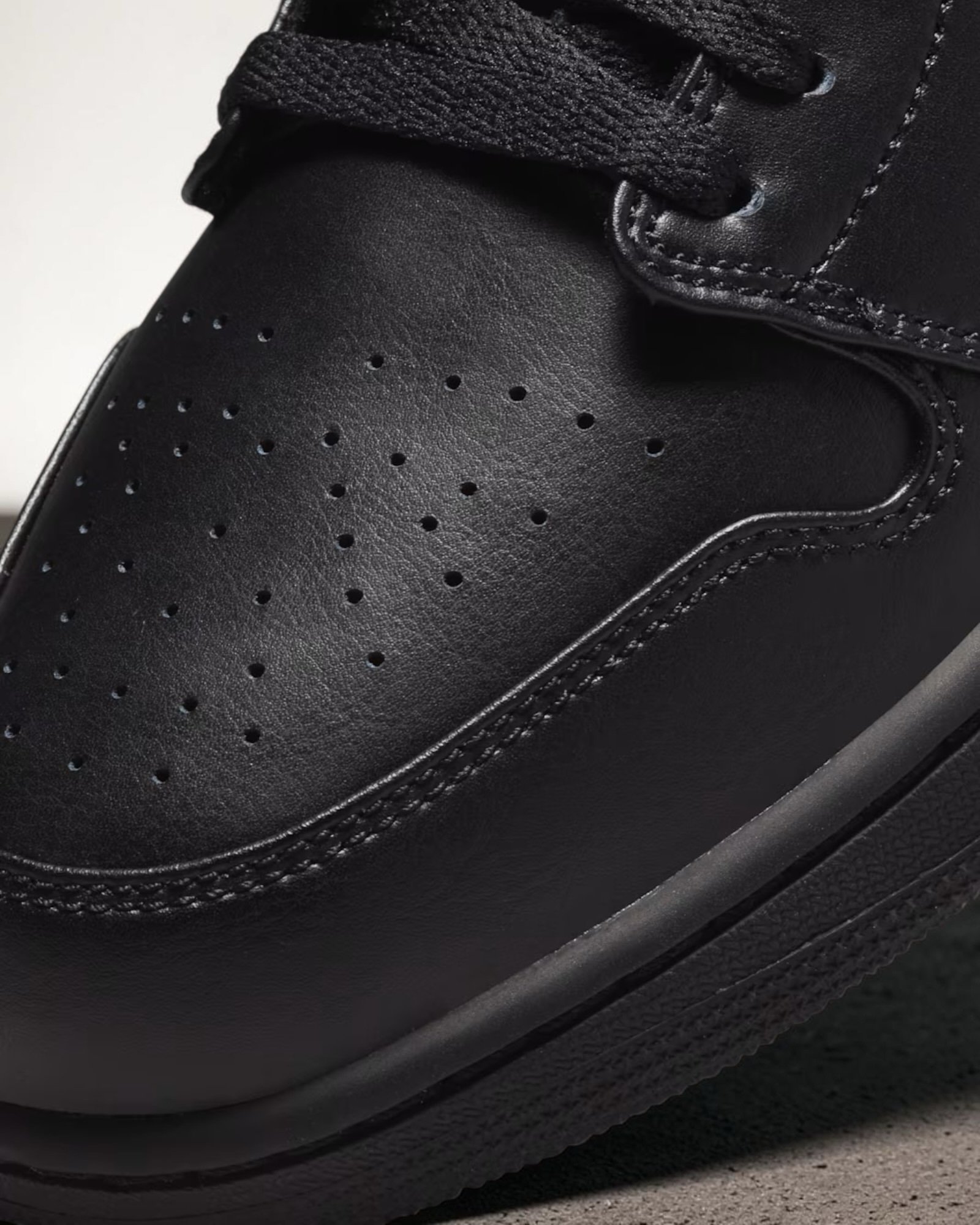 Air Jordan 1 Low Black – Image 5