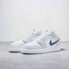 Air Jordan 1 Low Gs Squadron Blue