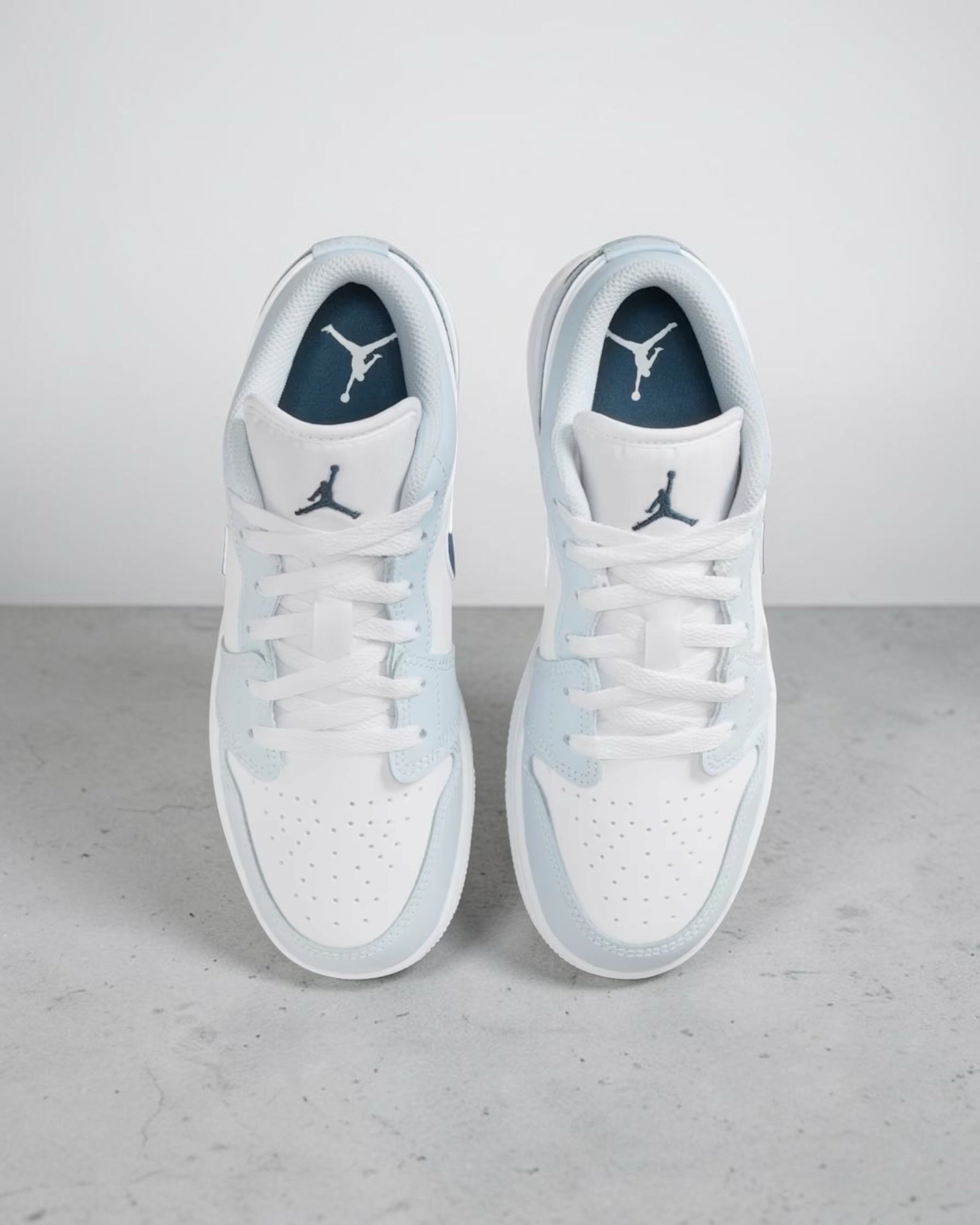 Air Jordan 1 Low Gs Squadron Blue – Image 6