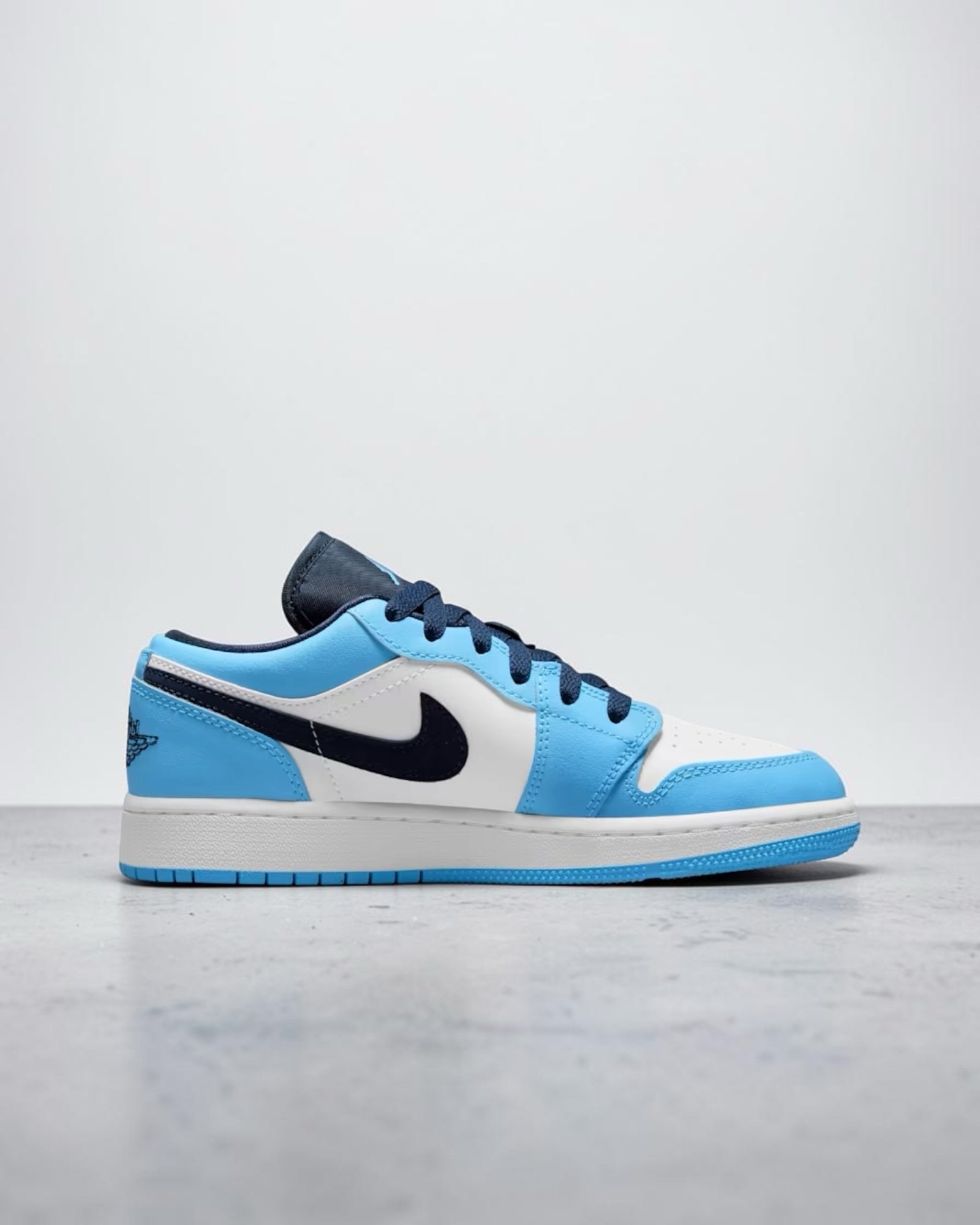 Air Jordan 1 Low Gs Unc – Image 4