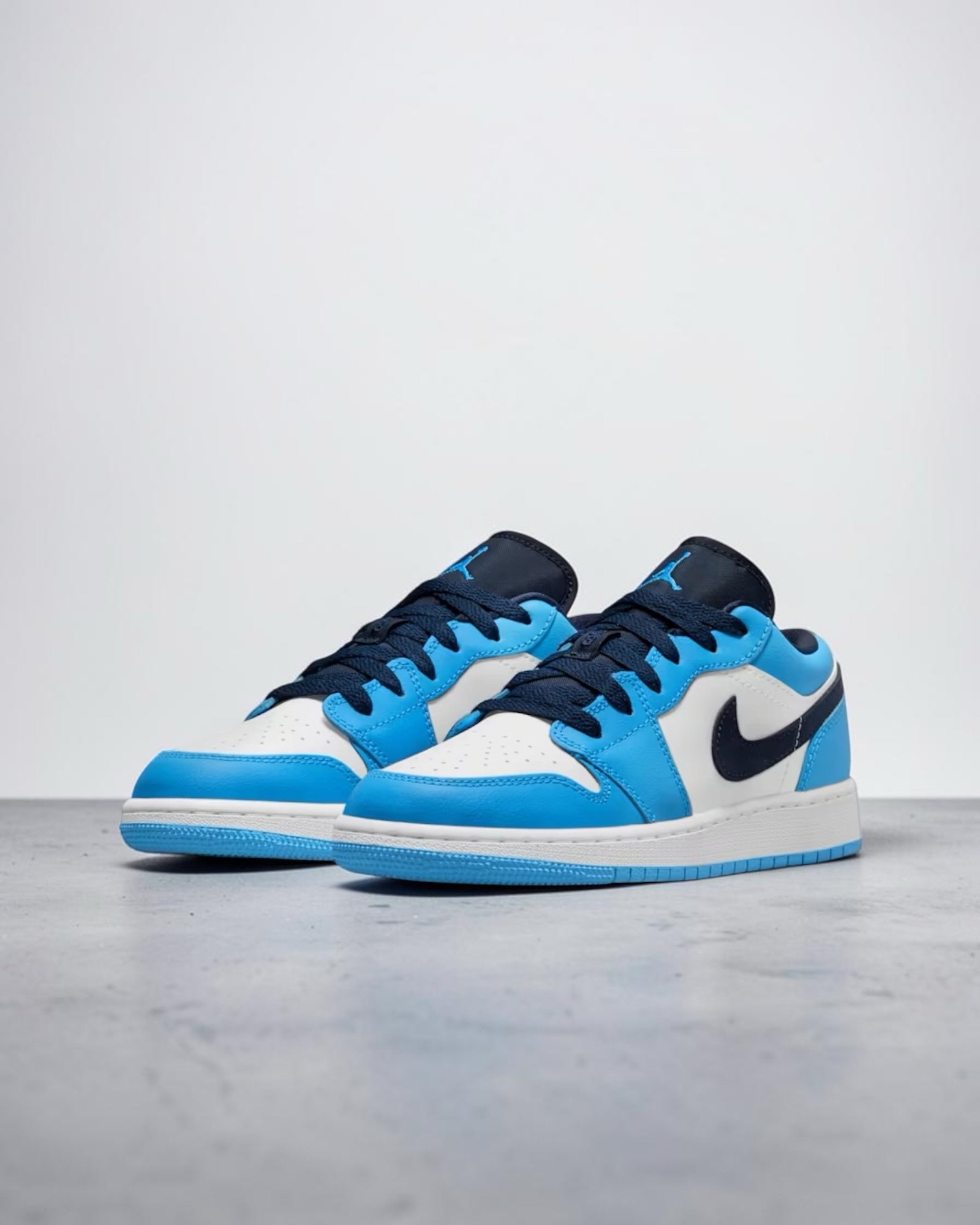 Air Jordan 1 Low Gs Unc – Image 3