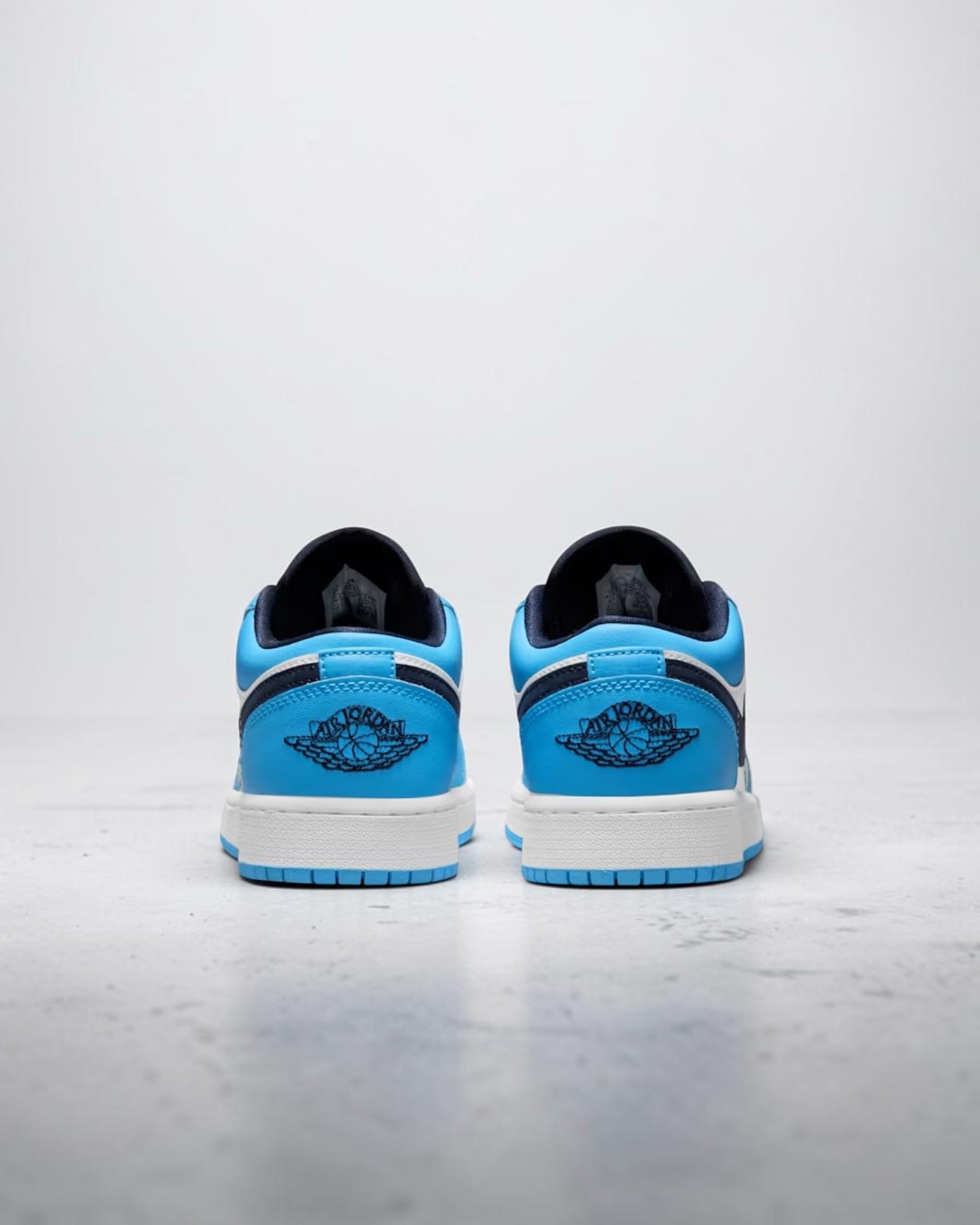 Air Jordan 1 Low Gs Unc – Image 10