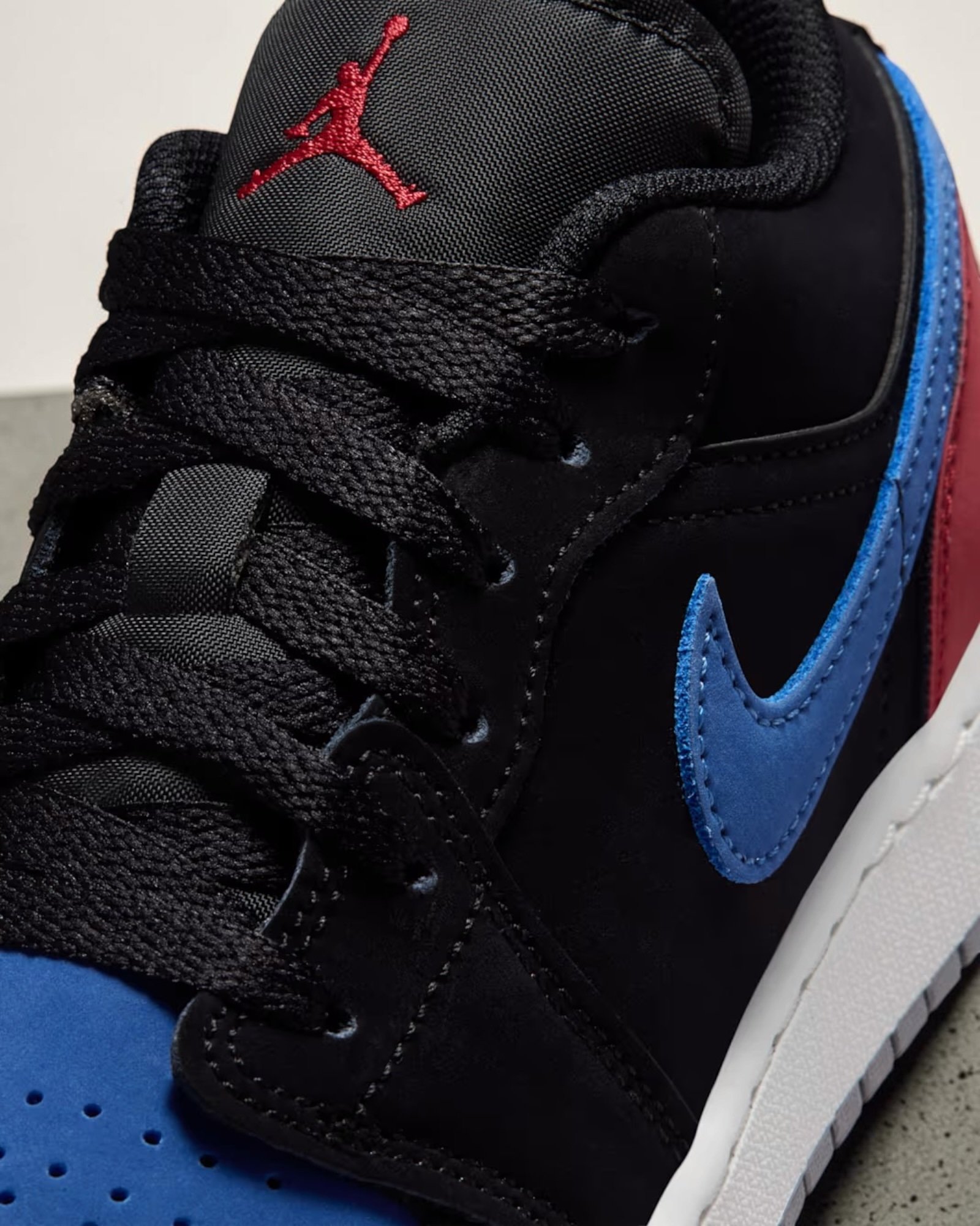Air Jordan 1 Low Gs Varsity Red – Image 6