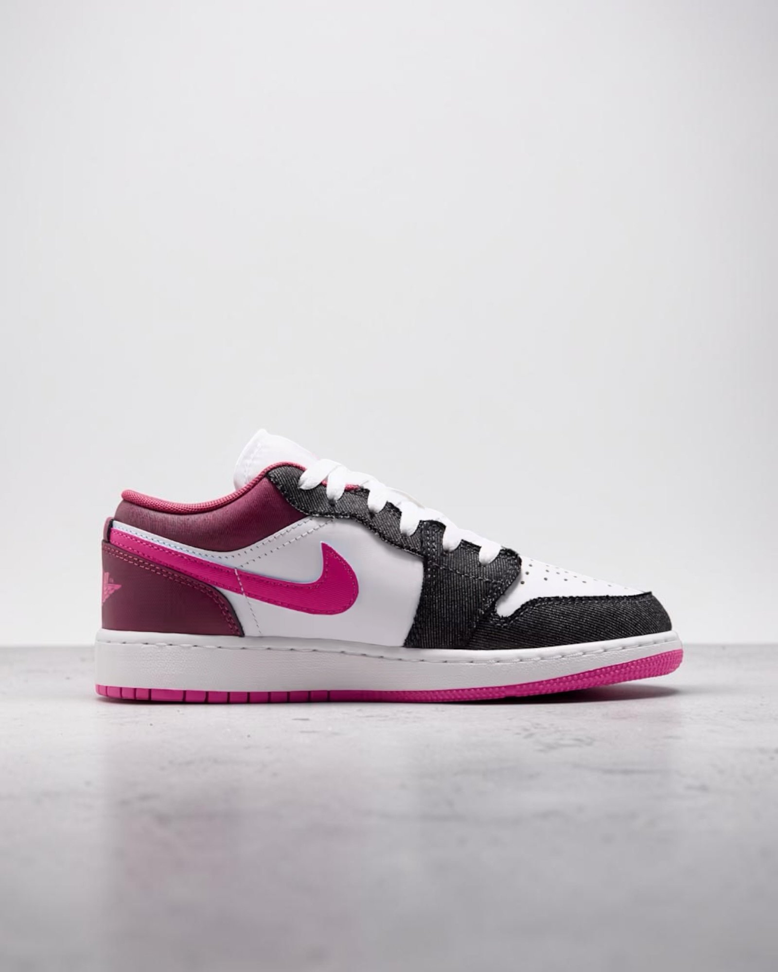 Air Jordan 1 Low Gs Sweet Beet – Image 3