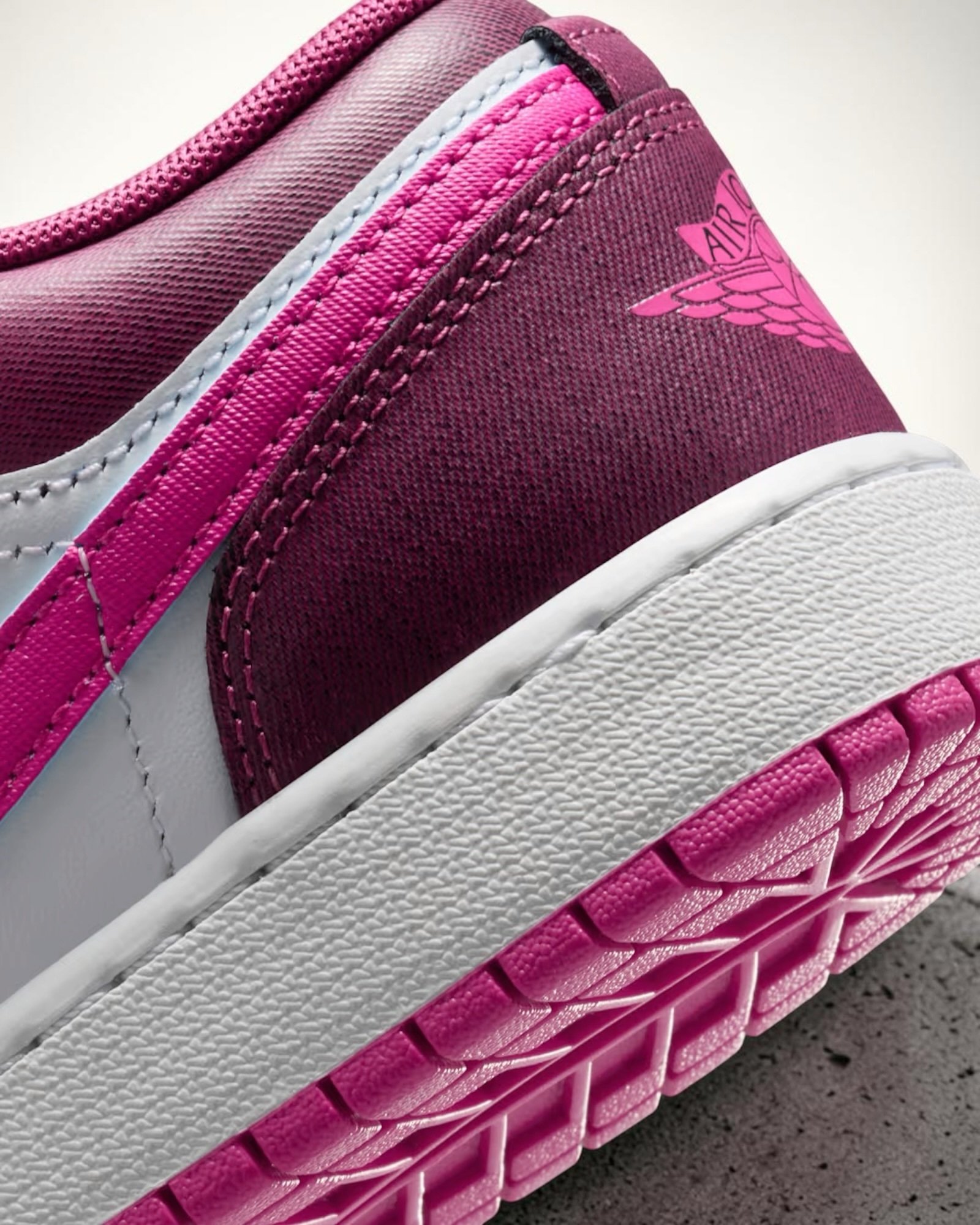 Air Jordan 1 Low Gs Sweet Beet – Image 6
