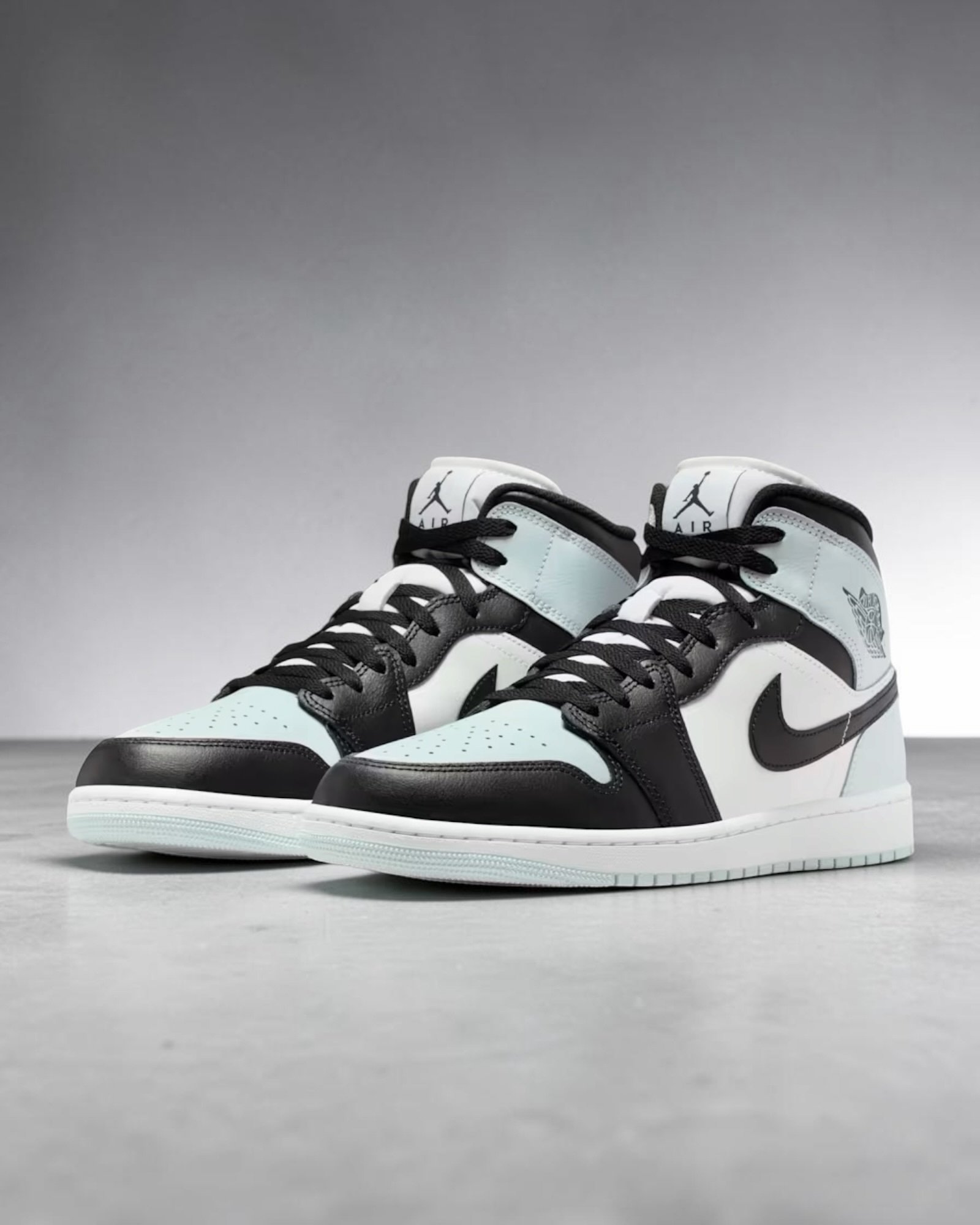 Air Jordan 1 Mid GS Squadron Blue – Image 4