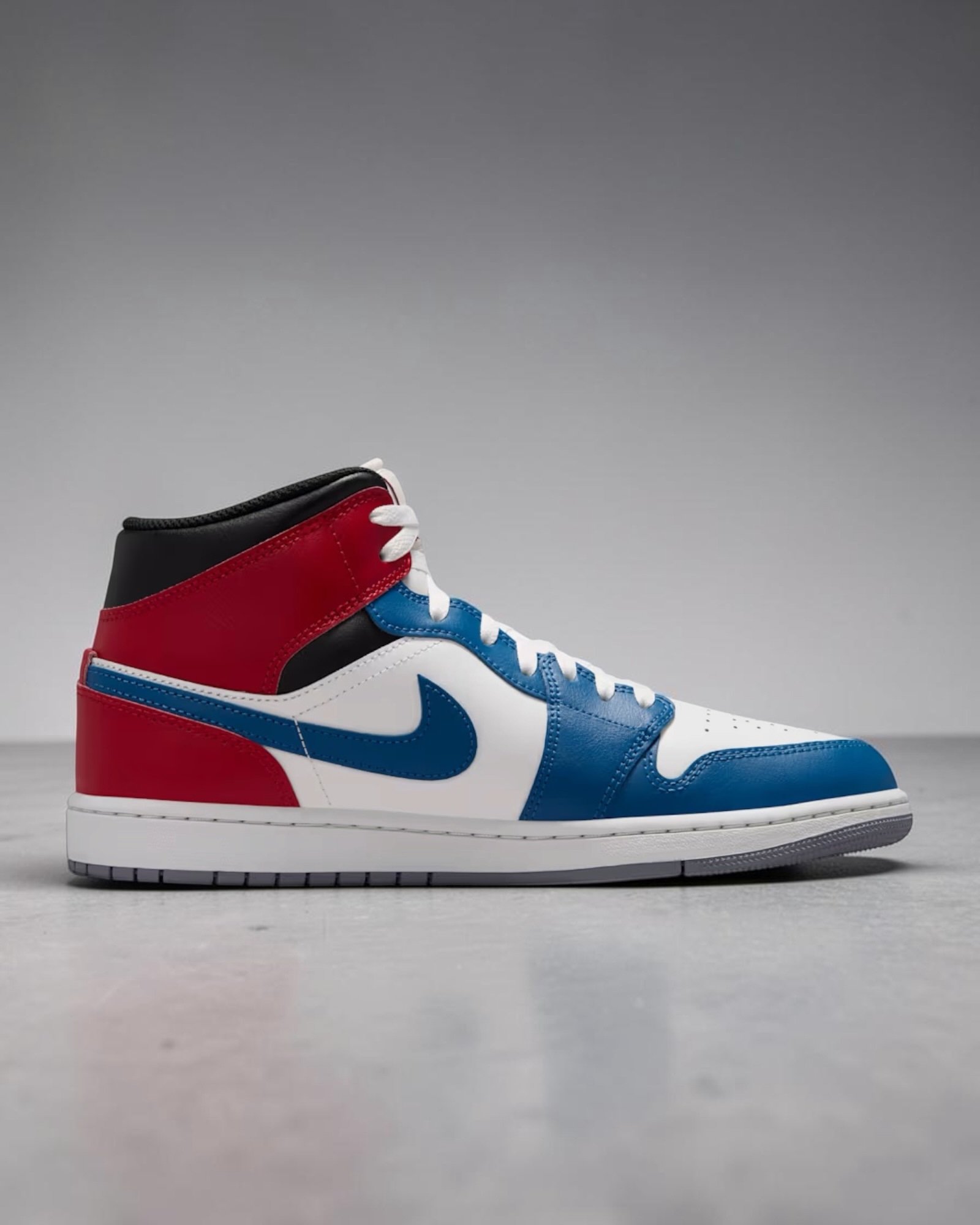 Air Jordan 1 Mid Team USA – Image 3