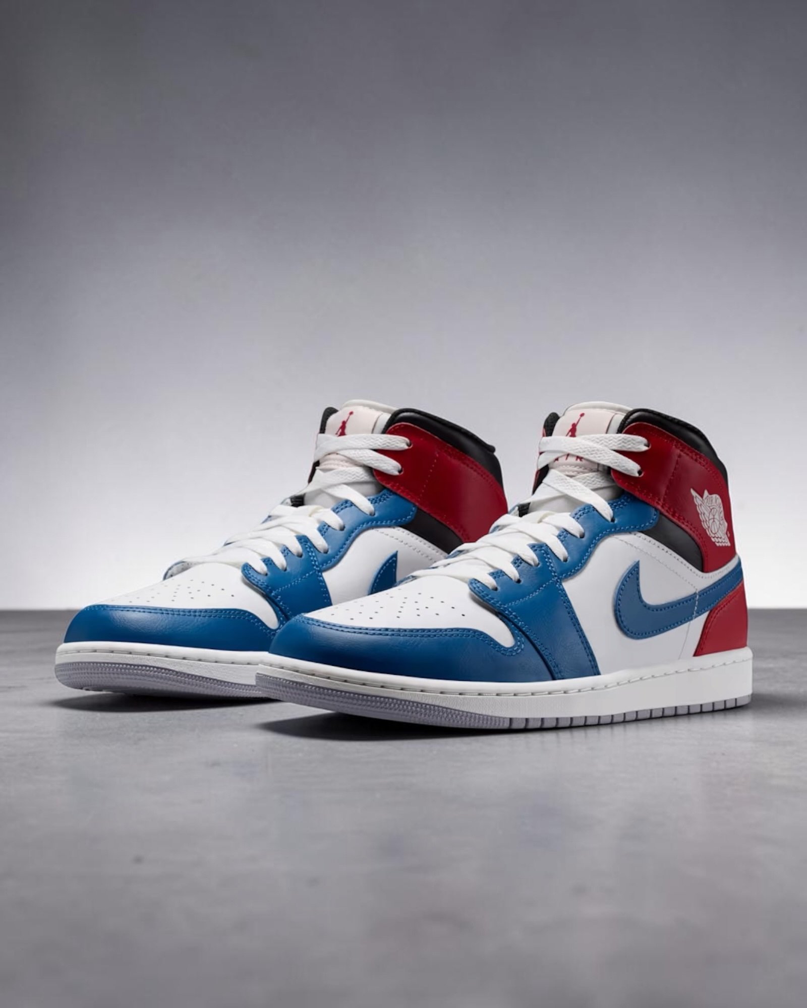 Air Jordan 1 Mid Team USA – Image 2
