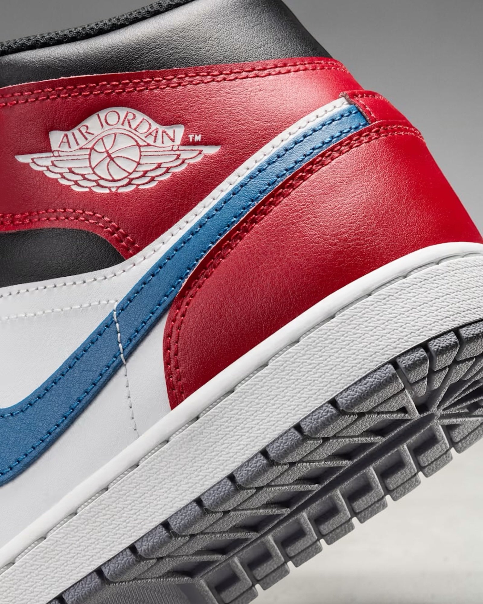 Air Jordan 1 Mid Team USA – Image 5