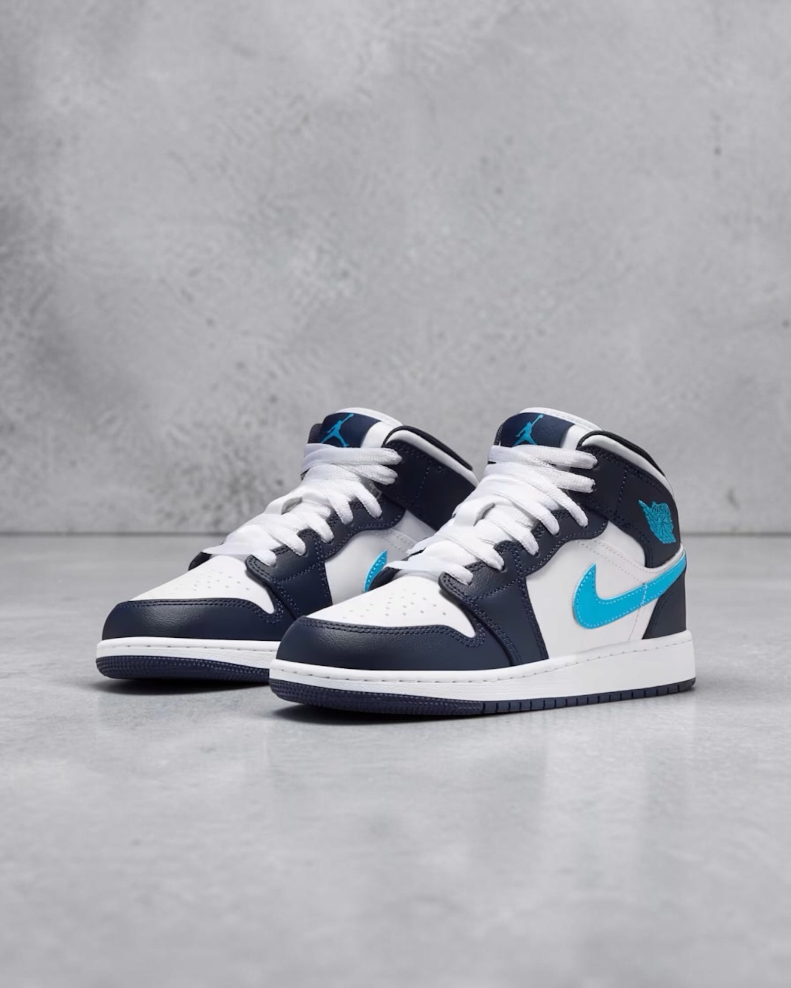 Air Jordan 1 Mid Gs Powder Blue – Image 2