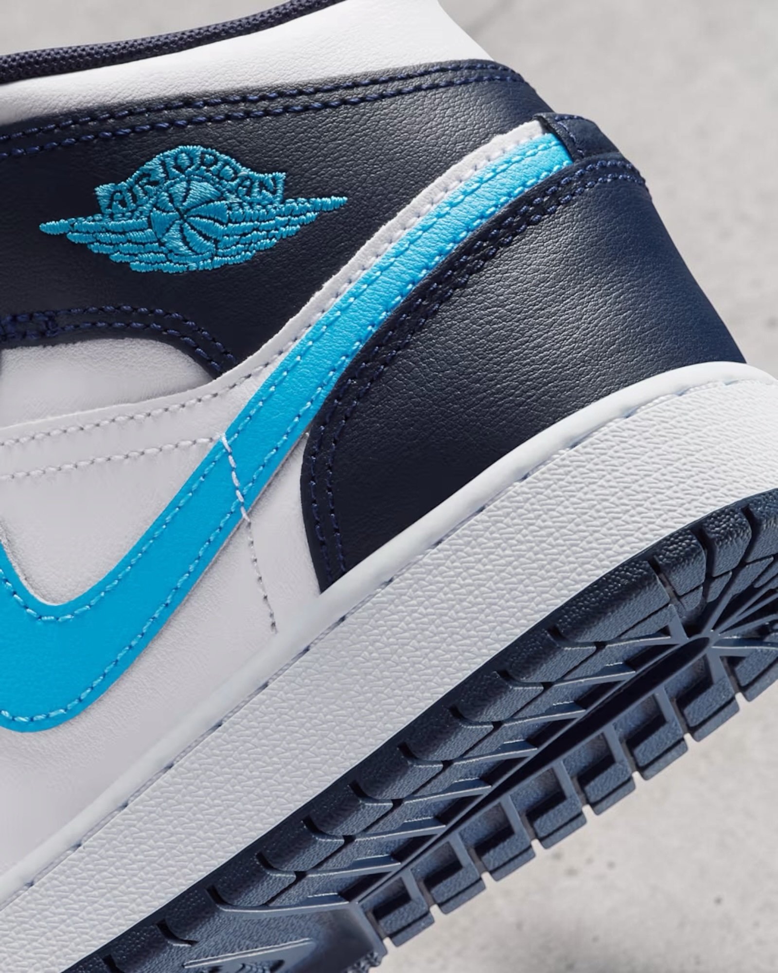 Air Jordan 1 Mid Gs Powder Blue – Image 5