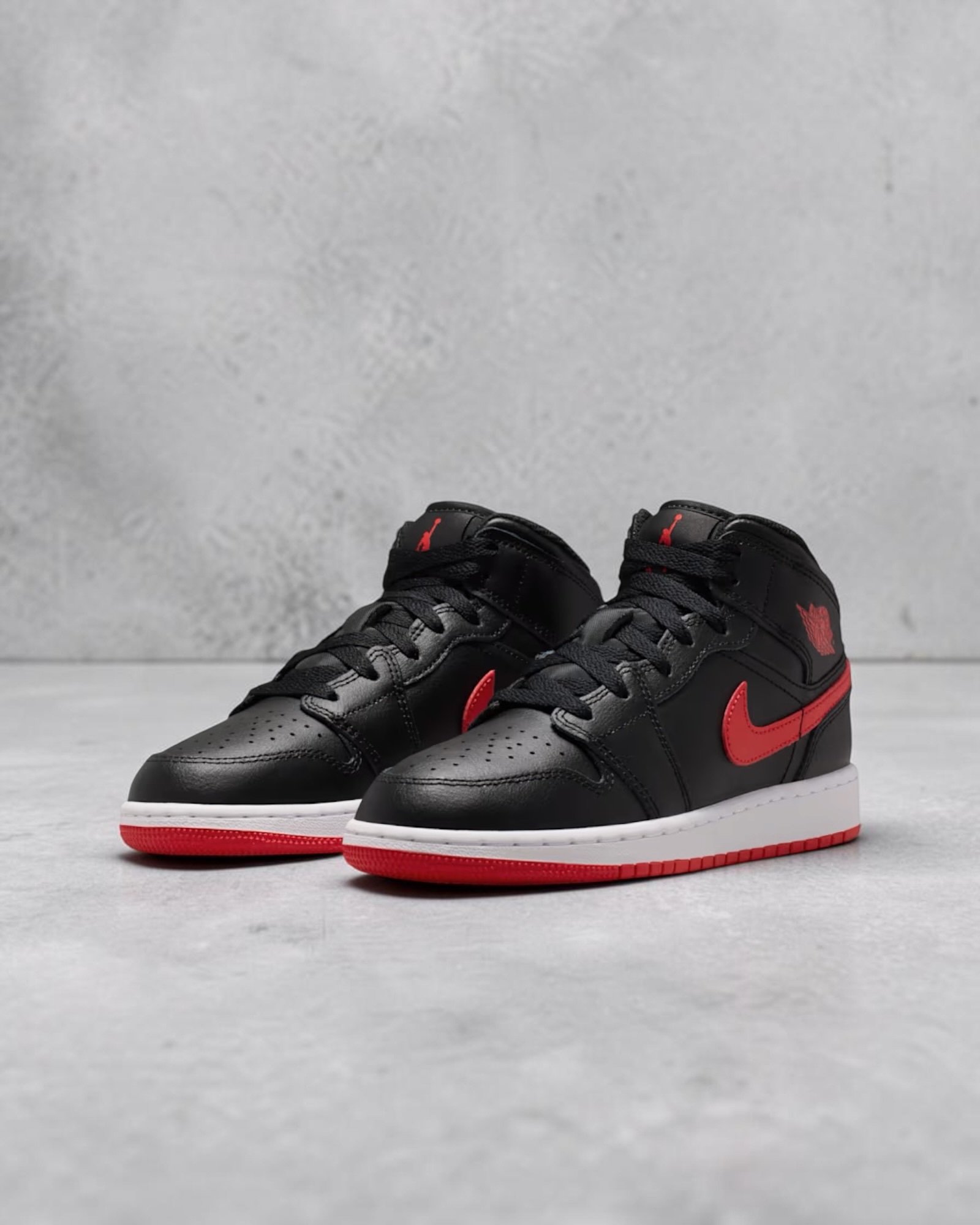Air Jordan 1 Mid GS Black Red – Image 2
