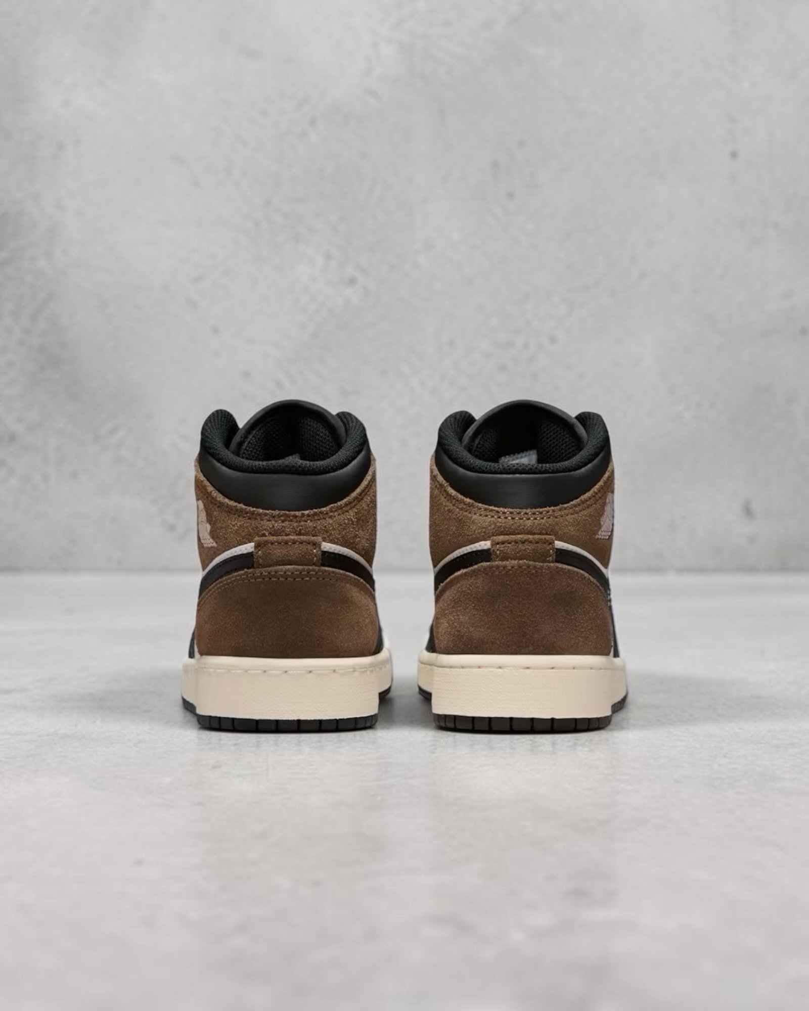 Air Jordan 1 Mid GS Palomino – Image 7