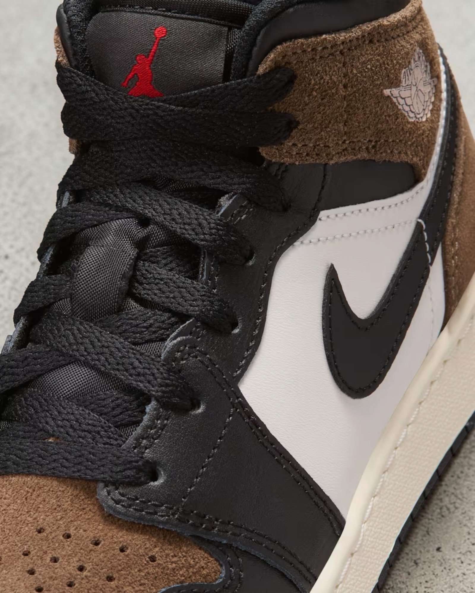 Air Jordan 1 Mid GS Palomino – Image 5
