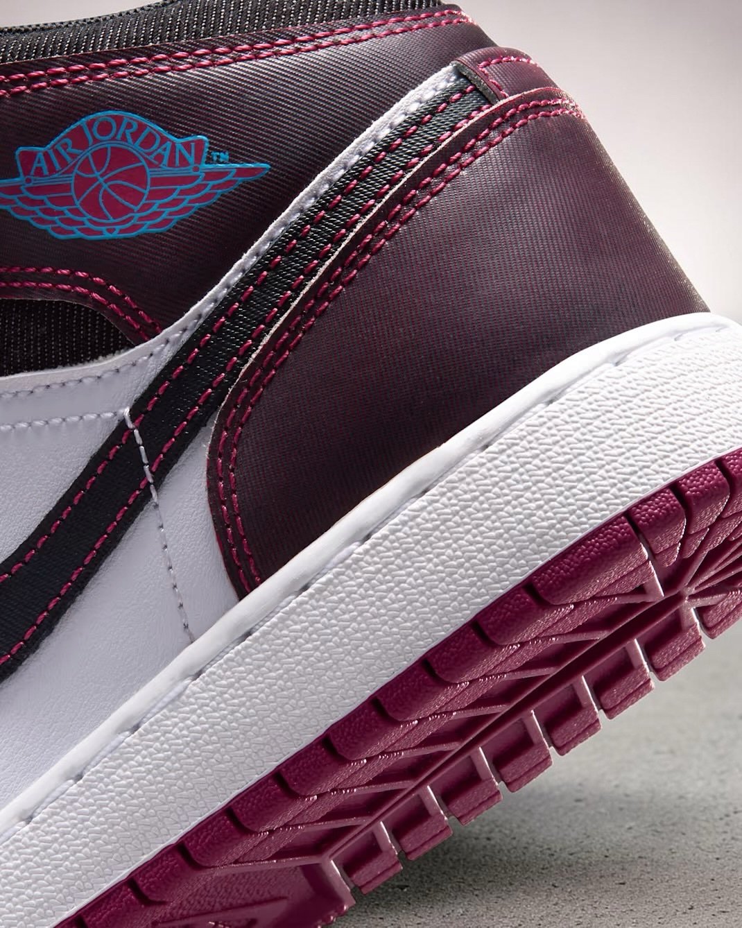 Air Jordan 1 Mid Gs Sweet Beet – Image 4