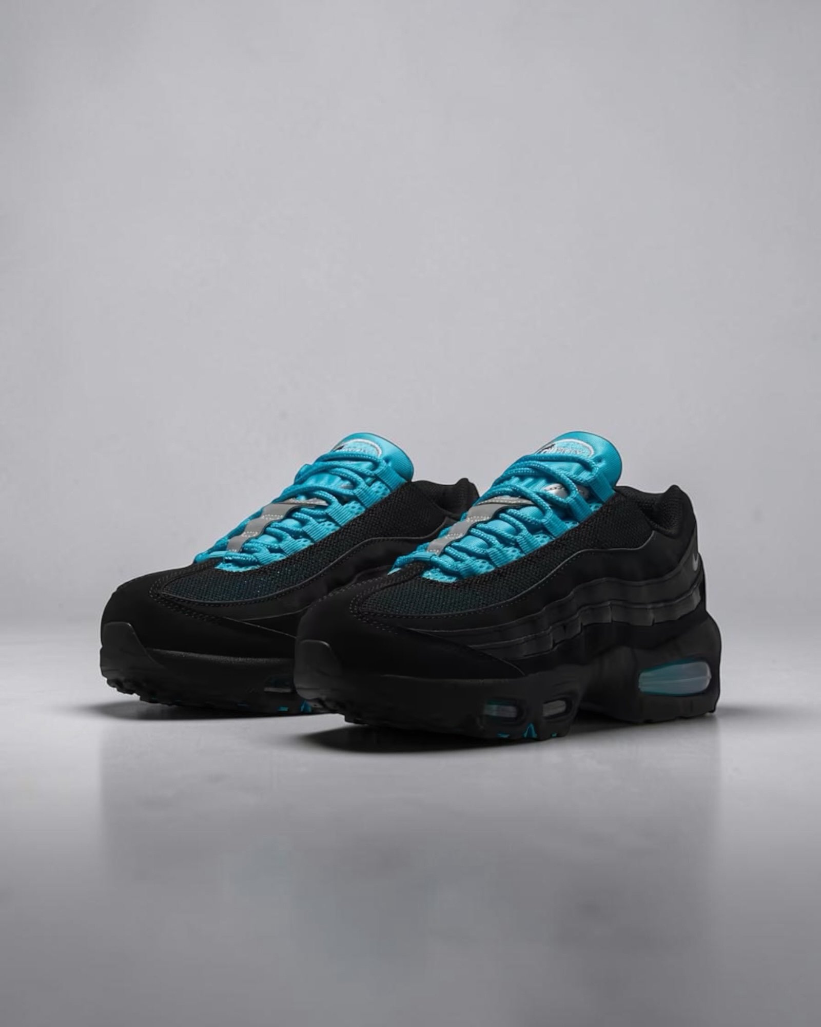 Air Max 95 SE Black Gamma Blue Ado – Image 2