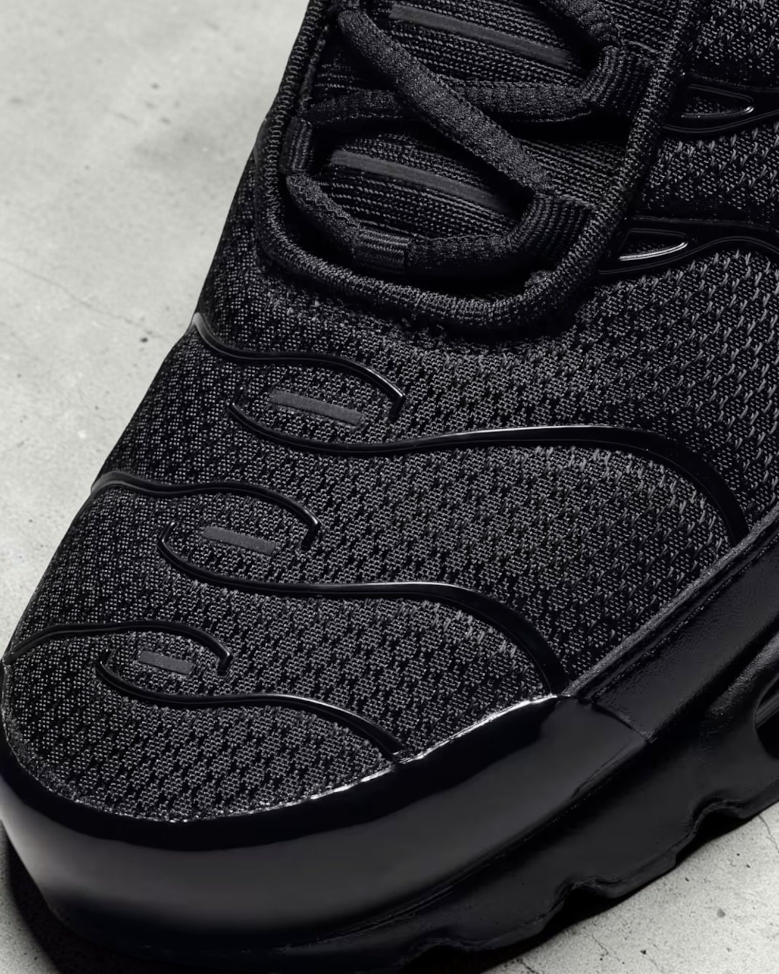 Air Max Plus Tuned Black – Image 6