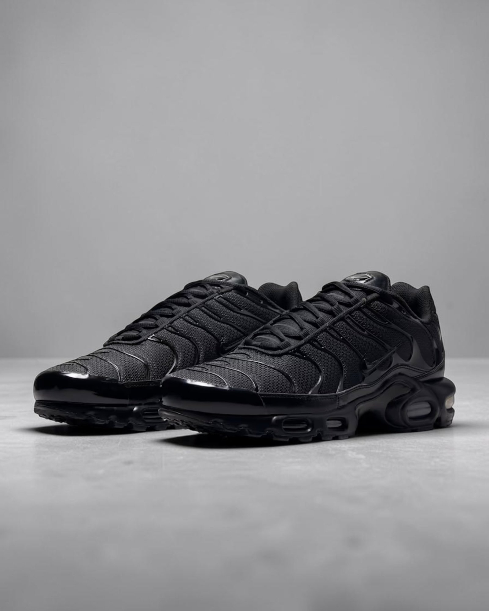 Air Max Plus Tuned Black – Image 2