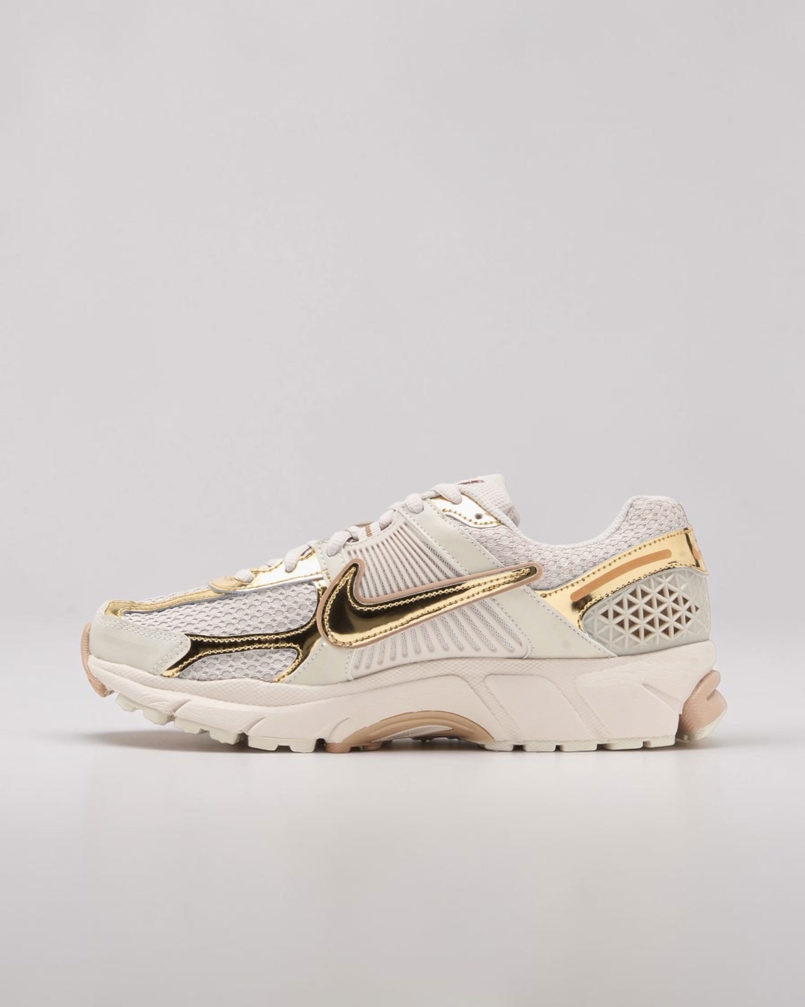 Zoom Vomero 5 "Chrome" Gold