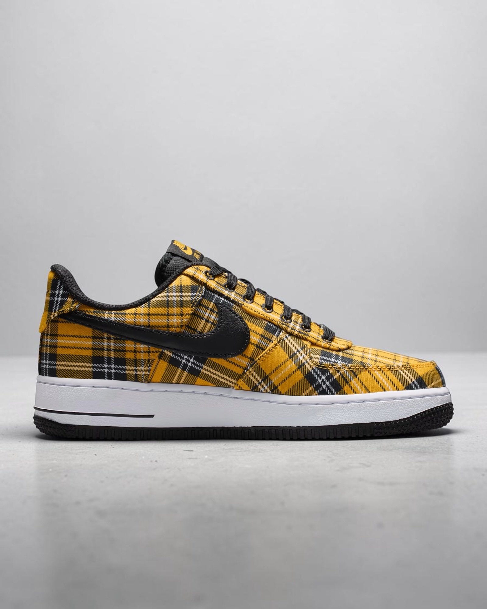 Air Force 1'07 Low Yellow Plaid – Image 3