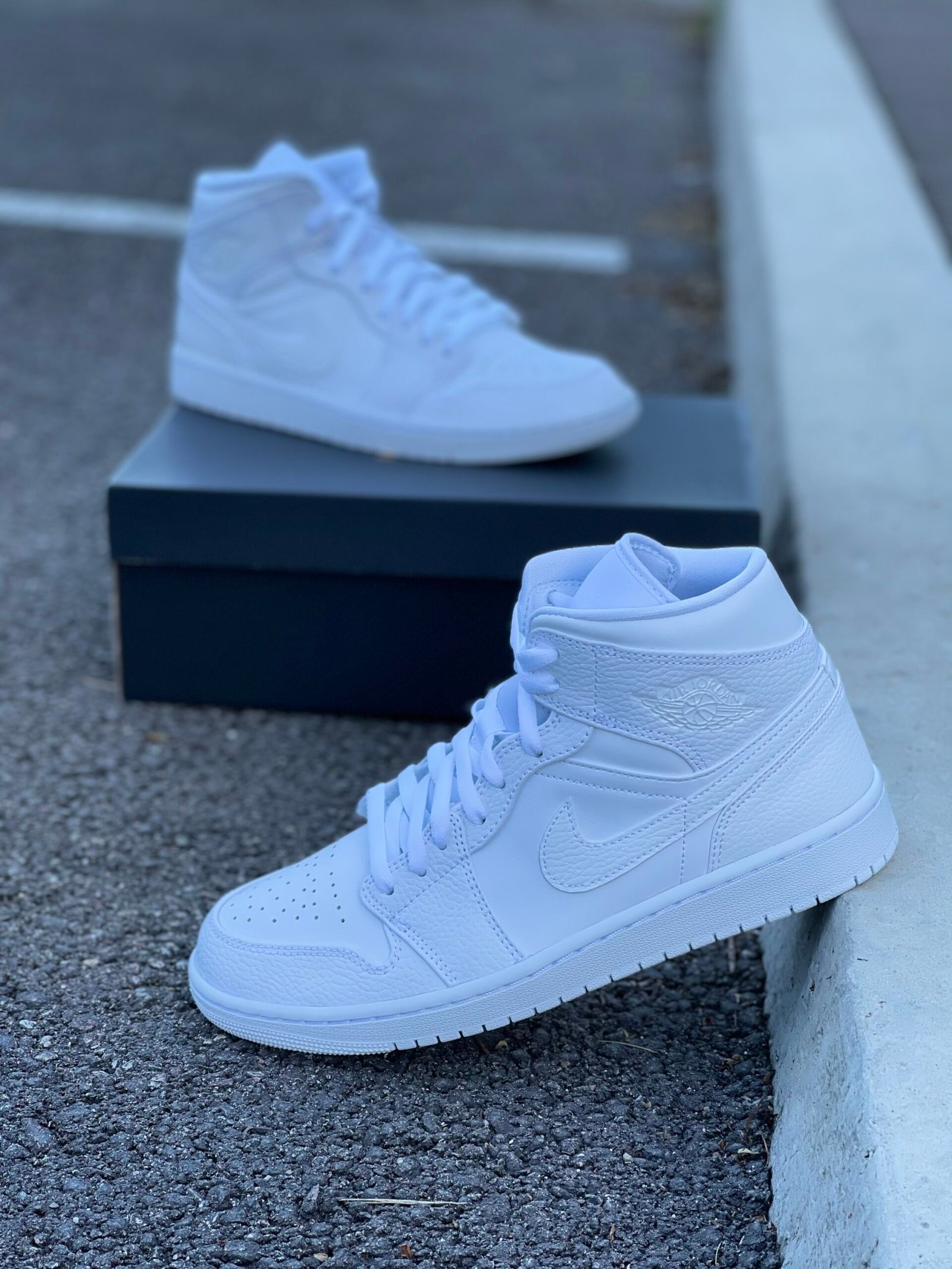 Air Jordan 1 Mid Full White – Image 3
