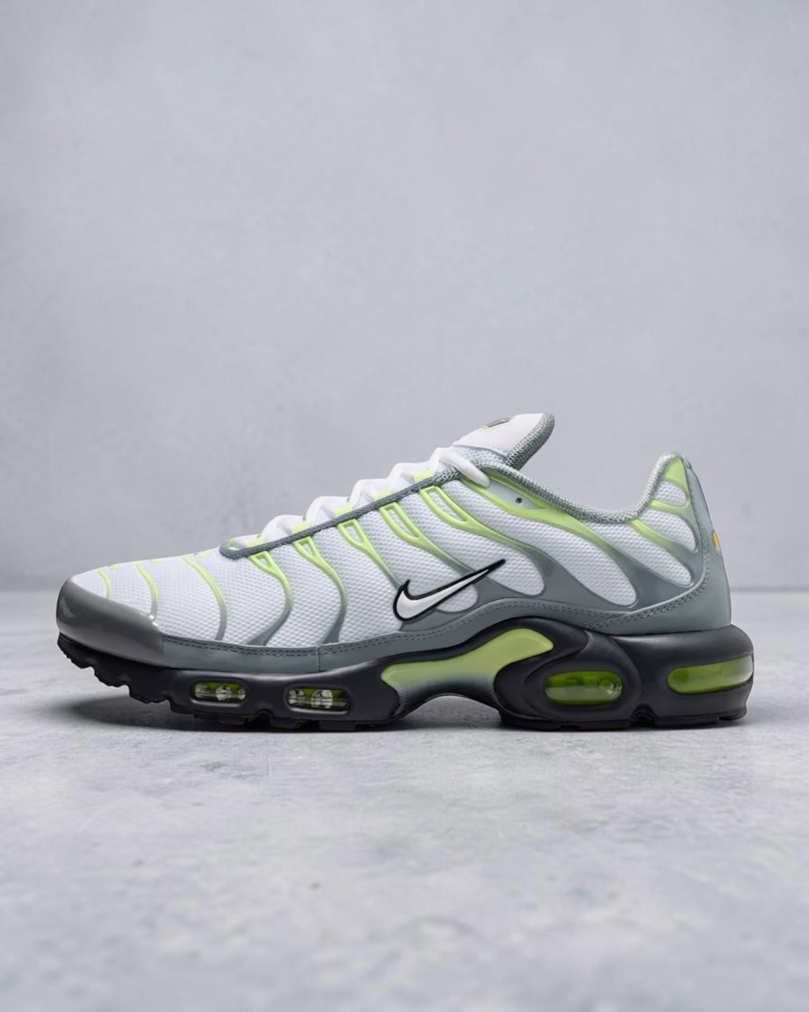 Air Max Plus Tuned Light Liquid Lime